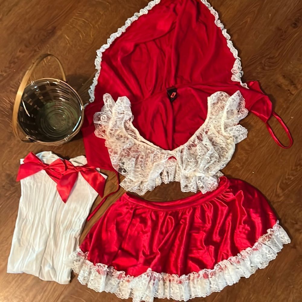 Sexy Sultry Red Ridinghood Costume